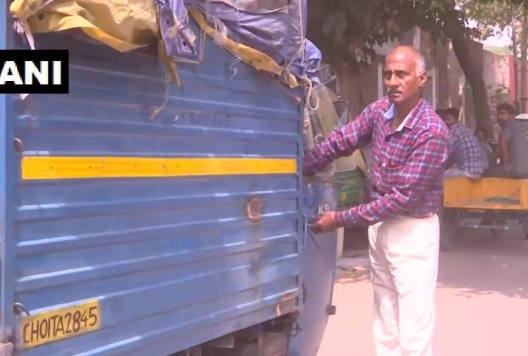 A former national boxer and NIS qualified coach Abid Khan drivers auto in Chandigarh