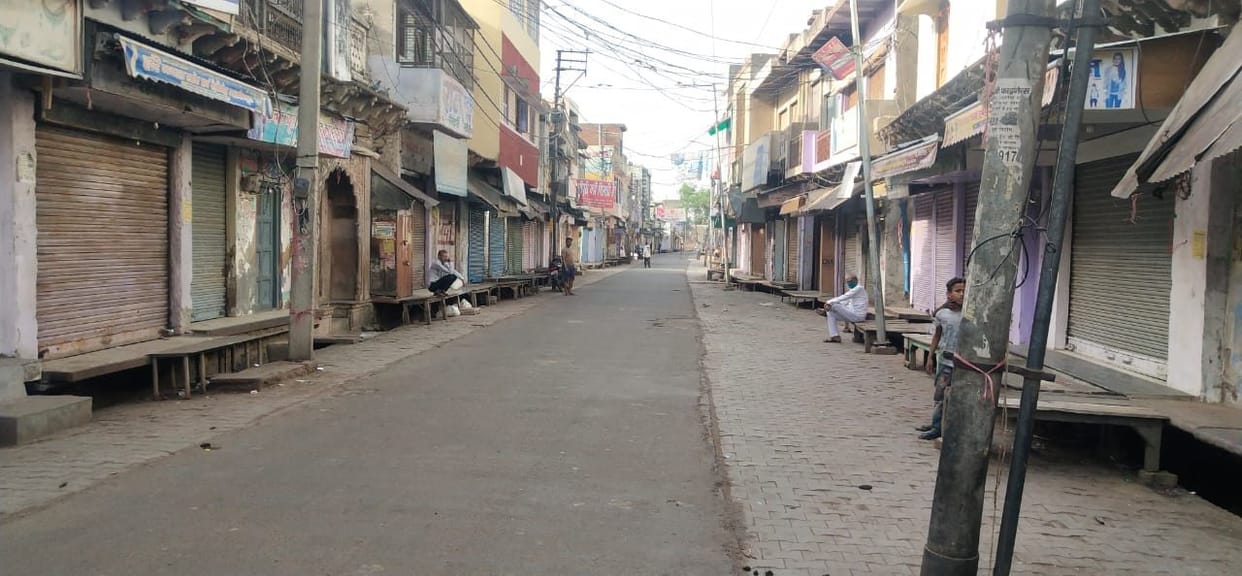 People were seen wandering unnecessarily even in curfew