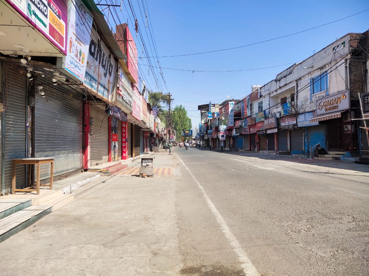 coronavirus curfew in uttarakhand latest news : empty roads, closed shops reminds last year lockdown, photos