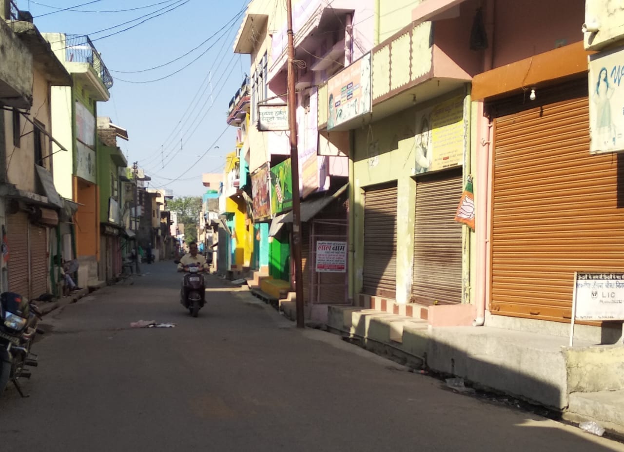 coronavirus curfew in uttarakhand latest news : empty roads, closed shops reminds last year lockdown, photos