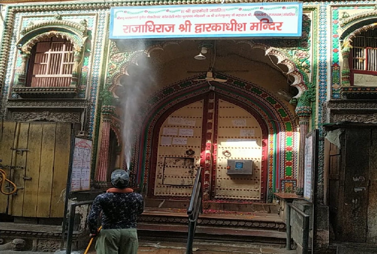Case filed against six people including priest of Dwarkadhish temple Mathura