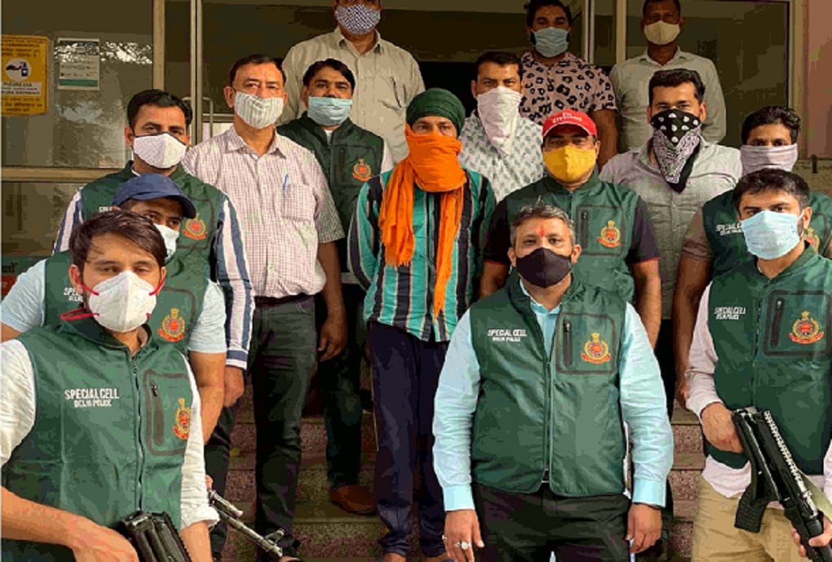 Detective Harpal had given indian WhatsApp numbers to Pakistani boss
