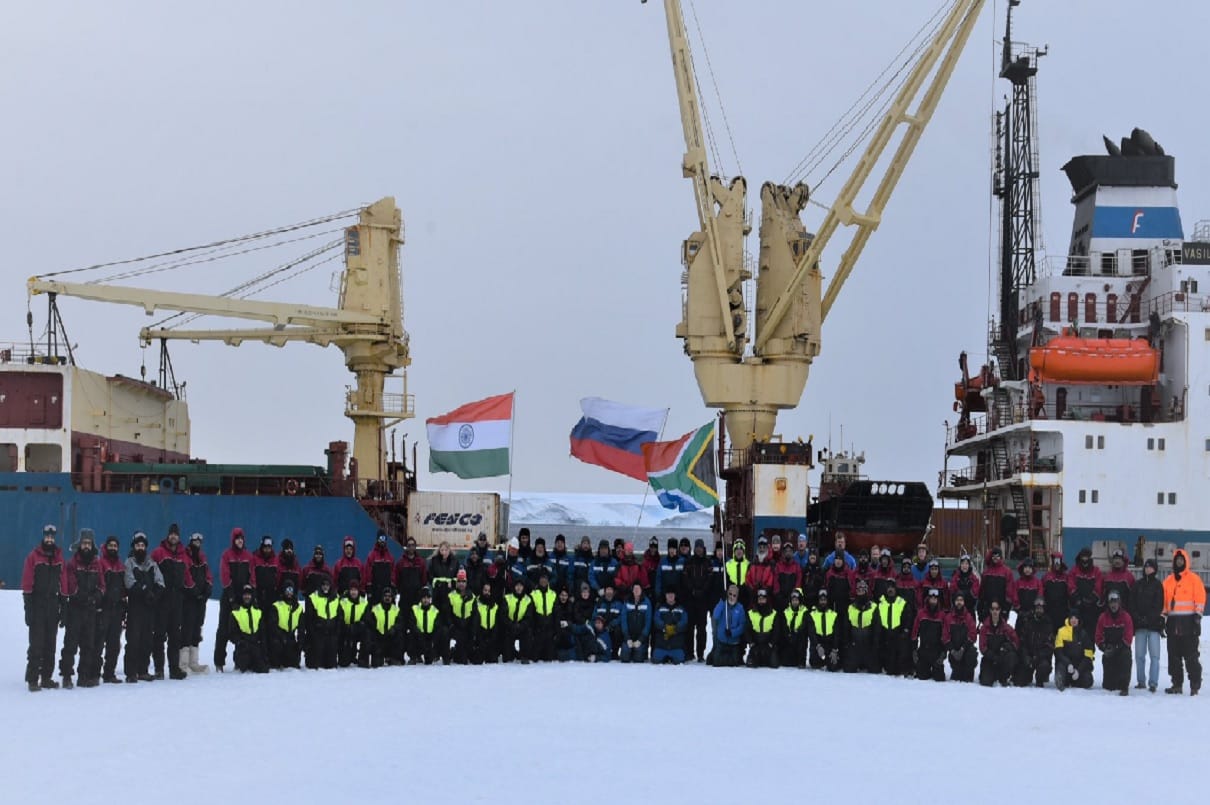 Members of  Indian scientific expedition to Antarctica successfully returns to Cape Town