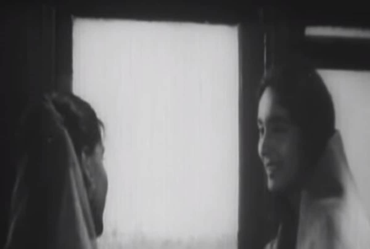 Chaila jab we met dil wale dulhaniya le jayenge and many other films where train played a key role in hindi films