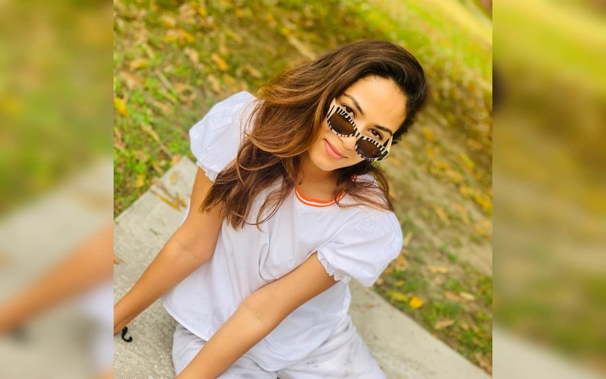 mira kapoor latest look in attractive outfit in hindi