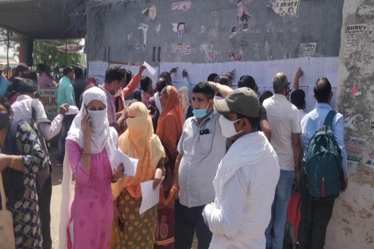 UP: Polling parties left for polling booths, followed No social distance