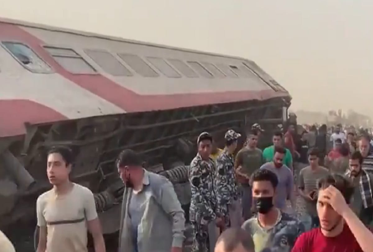 11 dead after passenger train derailment in Egypt