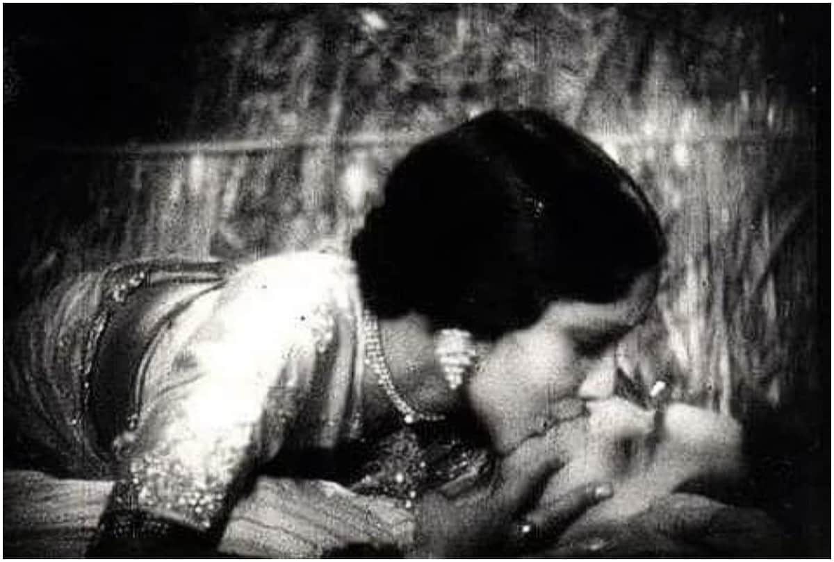 Devika Rani Was Beaten By Husband Himanshu Rai And Her Four Minute Kissing Scene Record