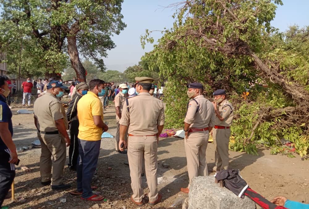 Uttarakhand Champawat News: Couple and Grand Daughter Died after Tree Fallen by High Wind photos