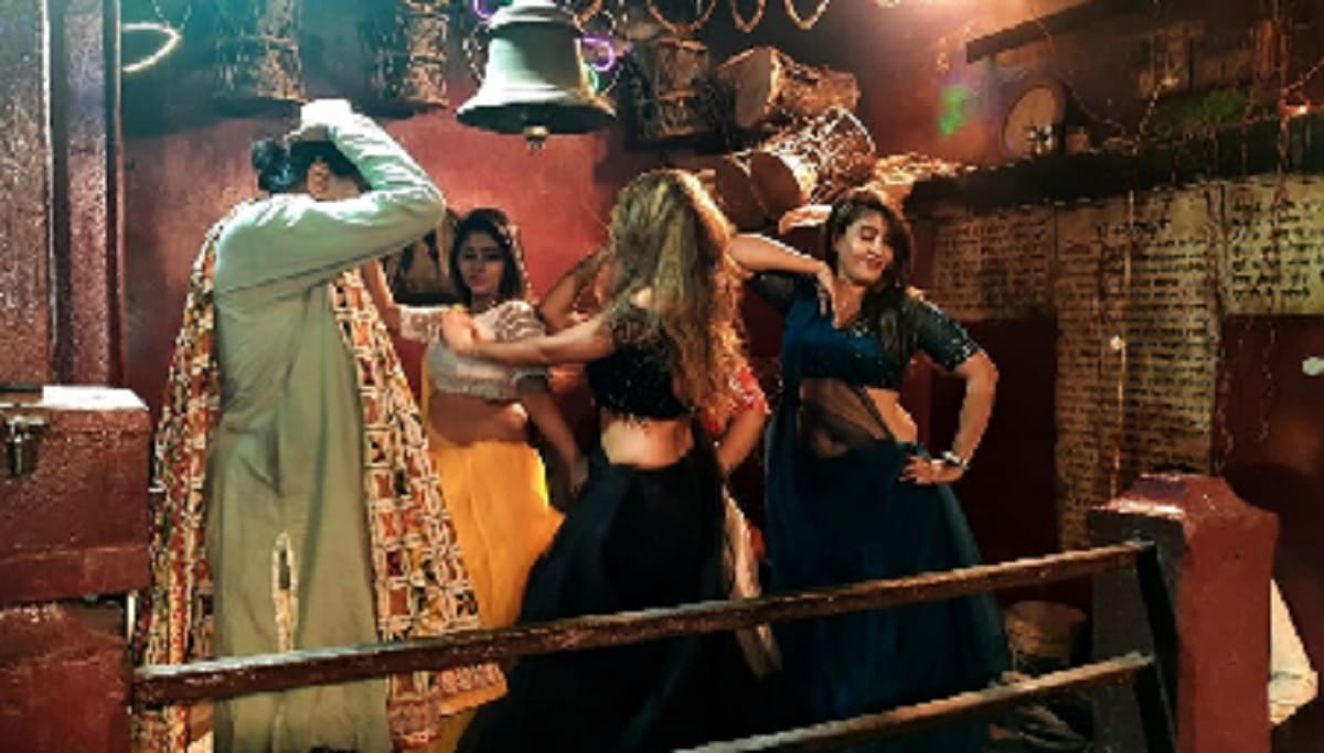 To wish for liberation, the chimes of the city brides echoed on the great crematorium in varanasi