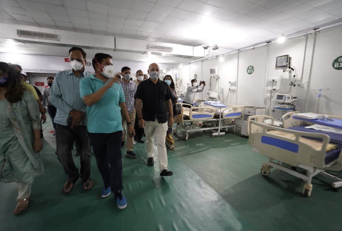 Manish Sisodia visits DRDO Covid Hospital near airport created within 5 days