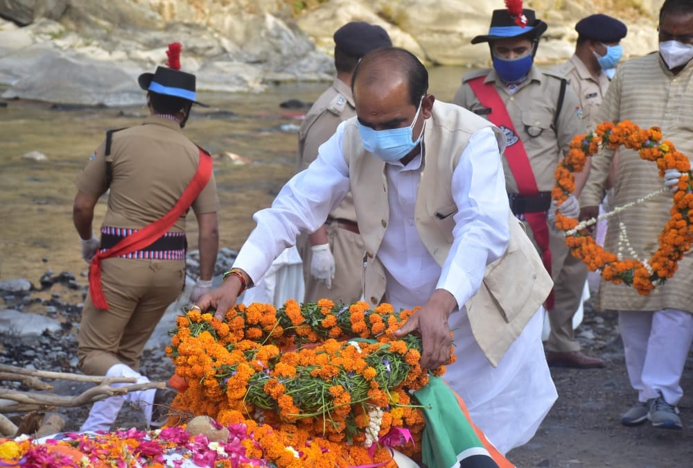 Uttarakhand News: Bjp Leader Bachi Singh Rawat Funeral Emotional Photos