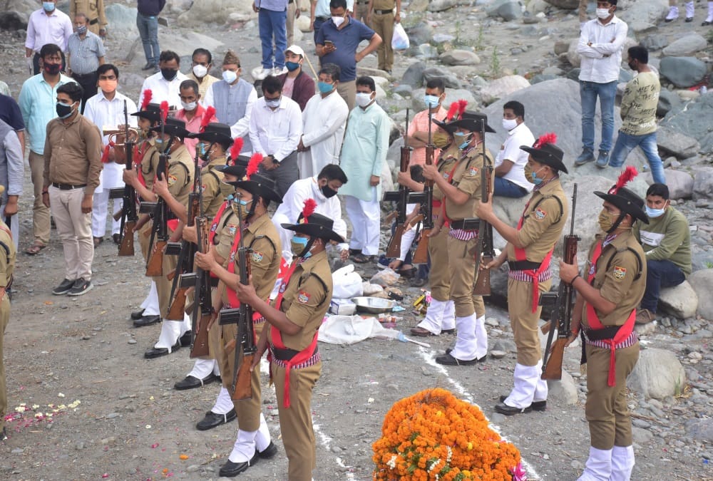 Uttarakhand News: Bjp Leader Bachi Singh Rawat Funeral Emotional Photos