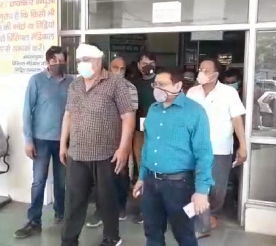 Attacked with pistol butt, snatch bag from drug dealer