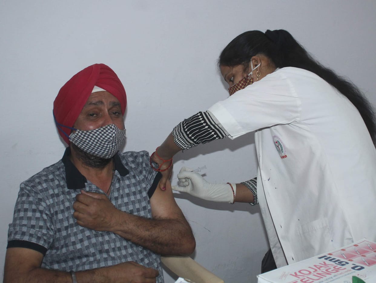 On Monday, 2108 people got vaccinated against Corona