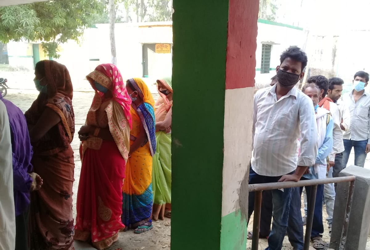 UP Panchayat Election 2021 live update maharajganj panchayat chunav news