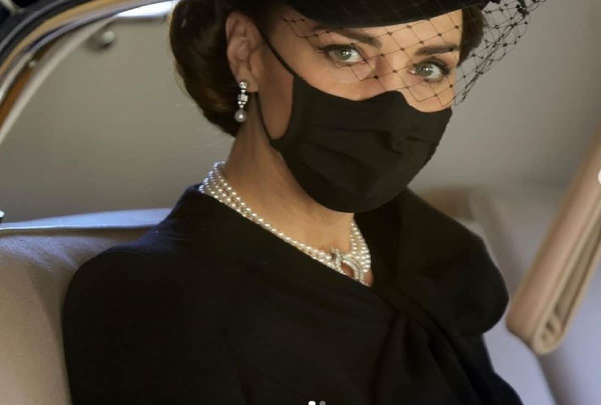 Kareena Kapoor shares Kate Middleton's picture from Prince Philip's funeral