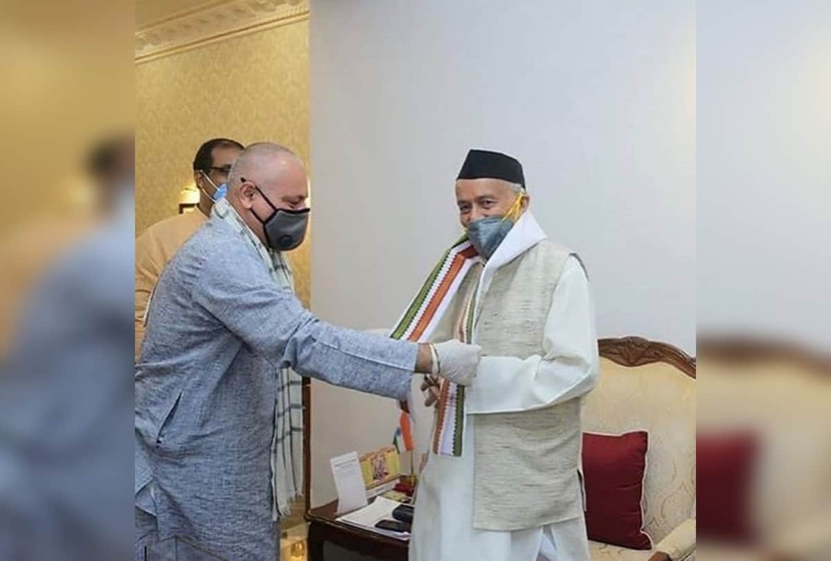 manoj joshi trolled on his communal statement on twitter behind name of corona he targeted specific Community