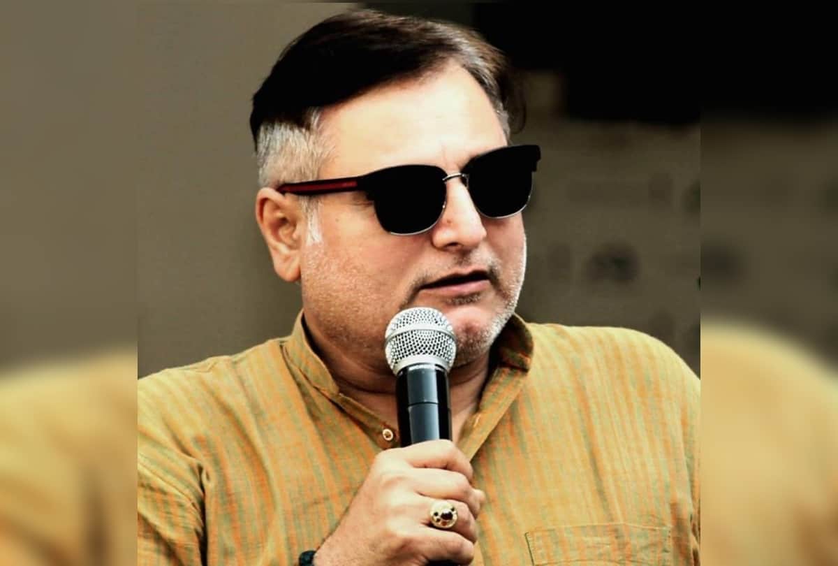 manoj joshi trolled on his communal statement on twitter behind name of corona he targeted specific Community
