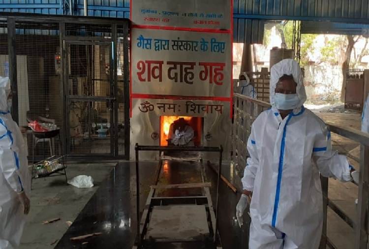 People waiting for hours for cremation of dead Bodies in Sonipat