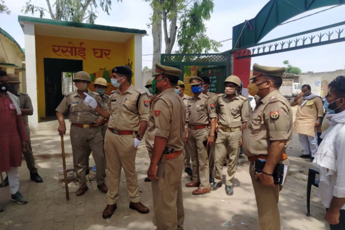 Panchayat elections: more than fifty five percent voting till afternoon, police lathi-charge on mob in Muzaffarnagar