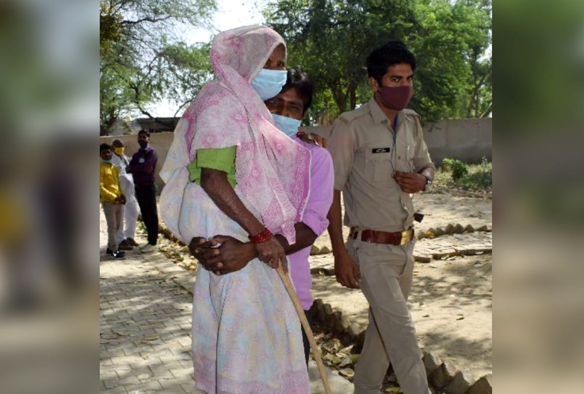 up panchayat election 2021, voters, up panchayat chunav 2021, senior citizens