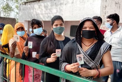 UP Panchayat Chunav 2021 Voting Updates in Mainpuri and Etah