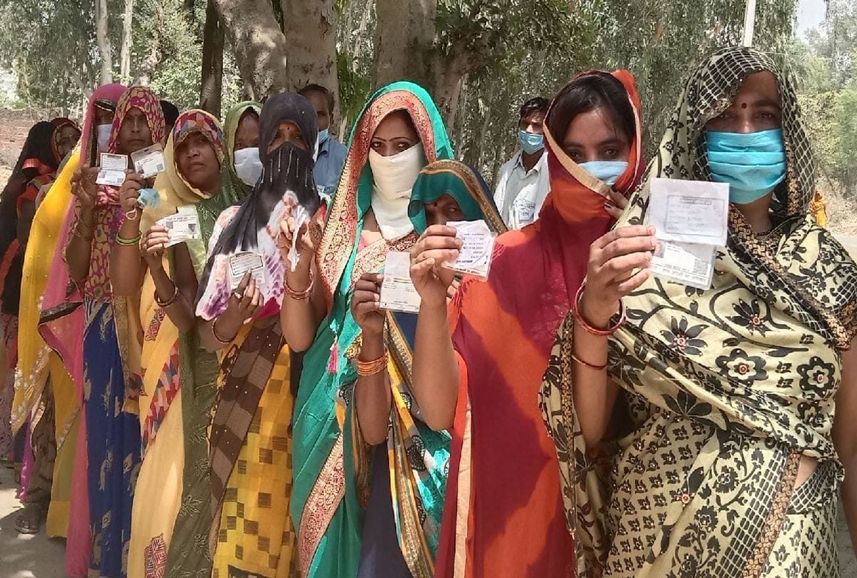 Women will dominate the zila panchayat kasganj