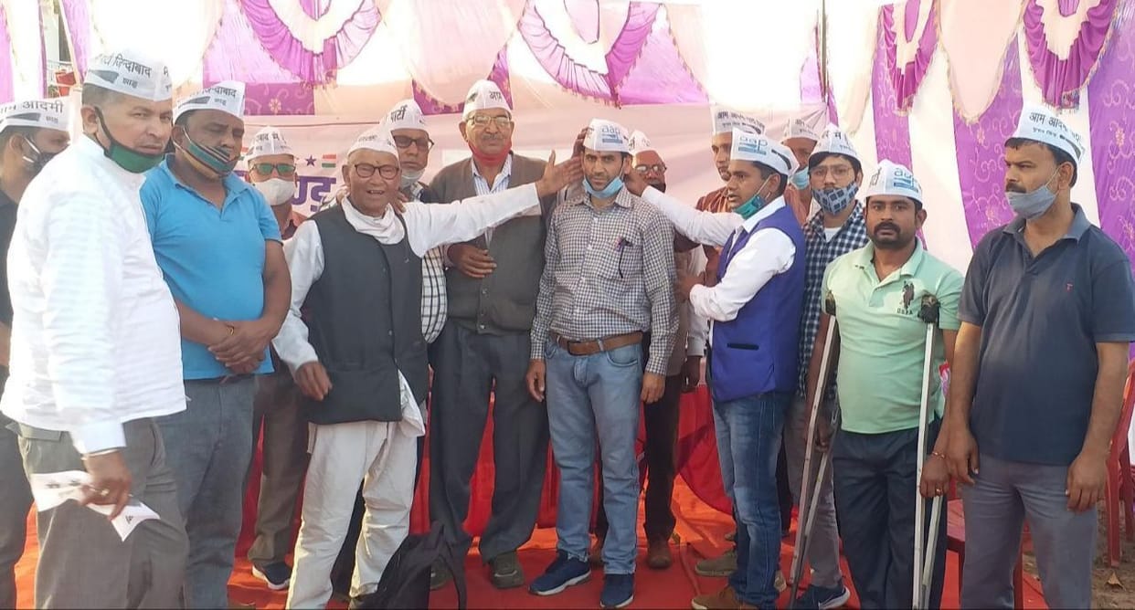 CM adressed the workers.