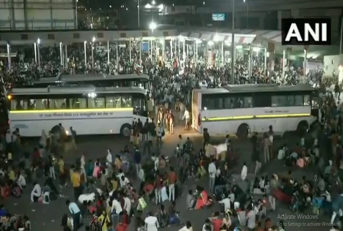 lockdown in delhi huge rush of migrant workers at anand vihar bus terminal