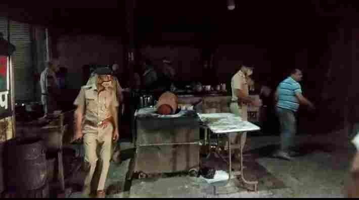 Dhabas in the night curfew and left to warn the hotel openers