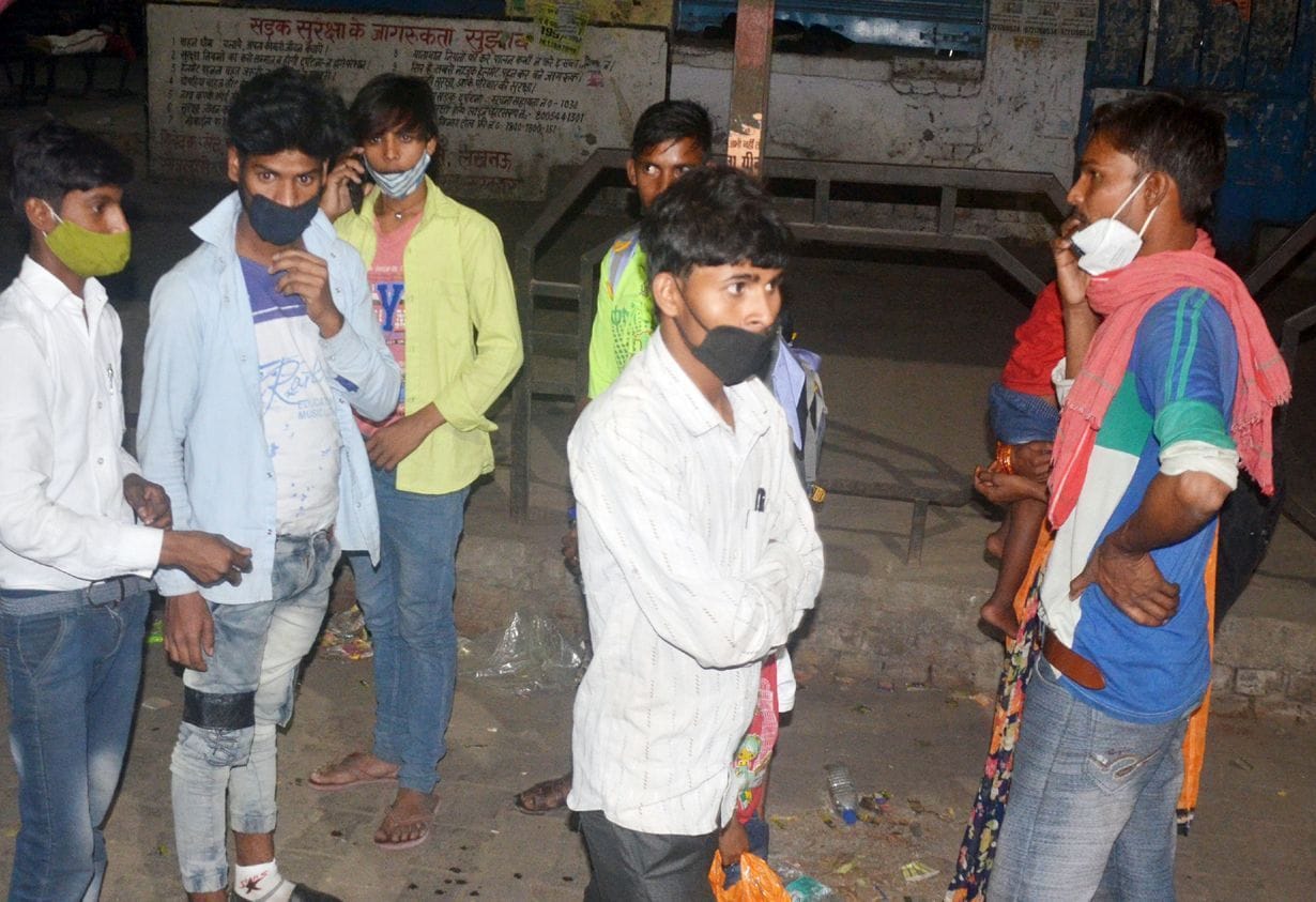 Corona's panic, migrants return home