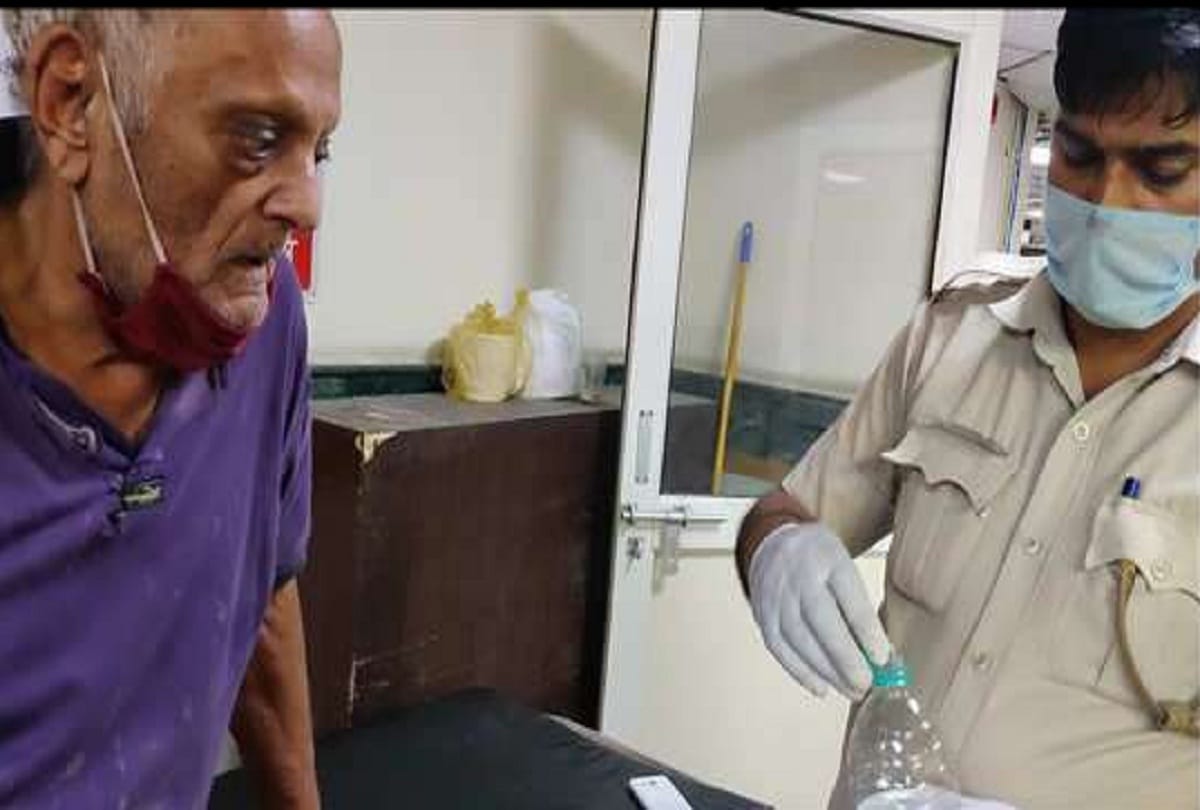 relatives did not care of eighty years old man delhi police admitted in rml hospital and saved life