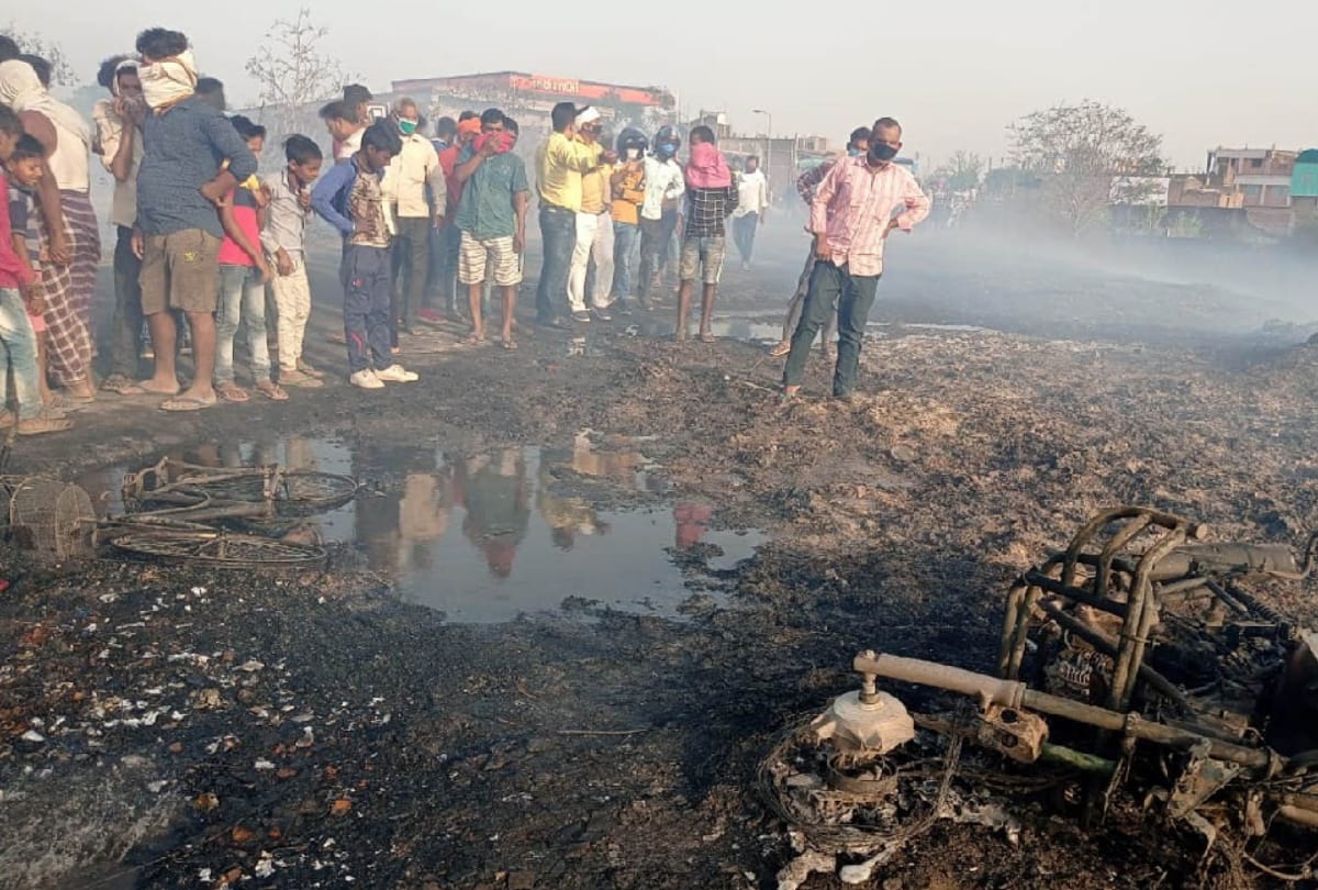 Father and Son Burnt Alive With Bike In Deoria UP