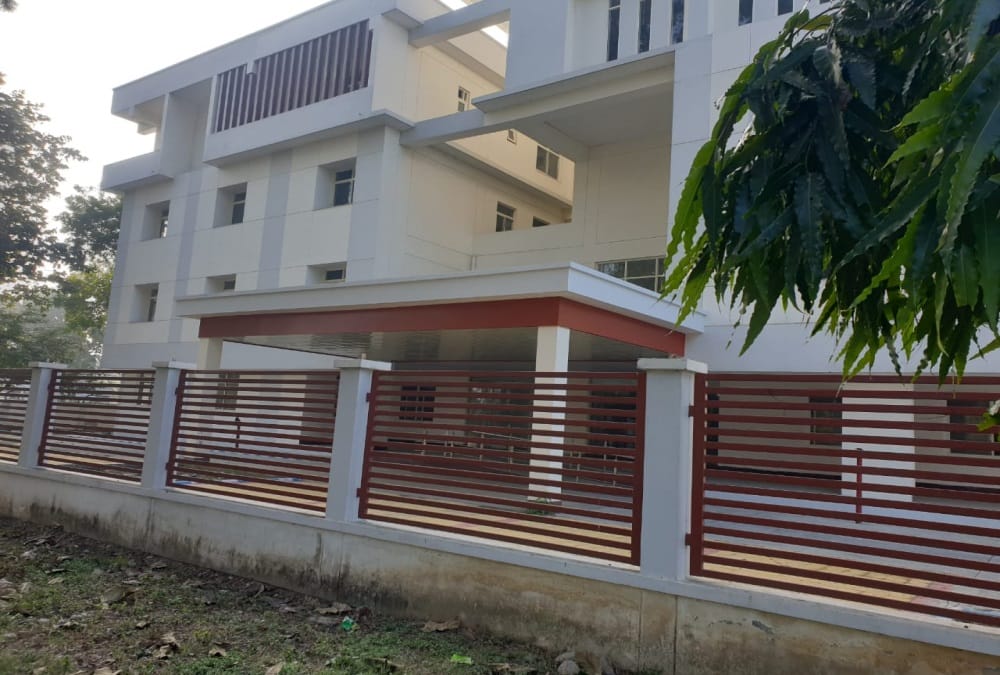 Coronavirus in Uttarakhand News: Roorkee MLA And Joint Majistrat Build Up 150 Bed Covid Care Center photos