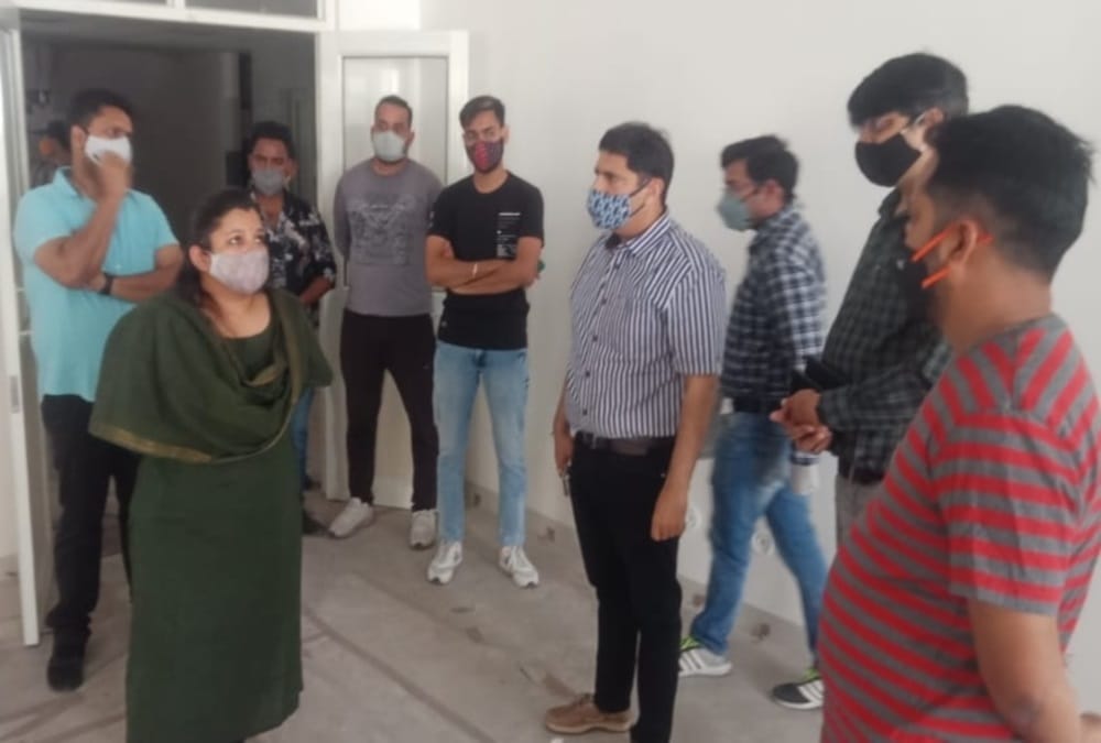 Coronavirus in Uttarakhand News: Roorkee MLA And Joint Majistrat Build Up 150 Bed Covid Care Center photos