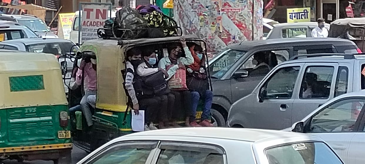 Workers in factories in Bahadurgarh panic as soon as lockdown takes place in Delhi