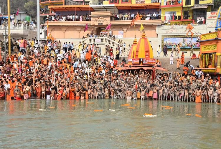 Cm Yogi Adityanath Ordered To Release Theme And Logo Of Mahakumbh 2025