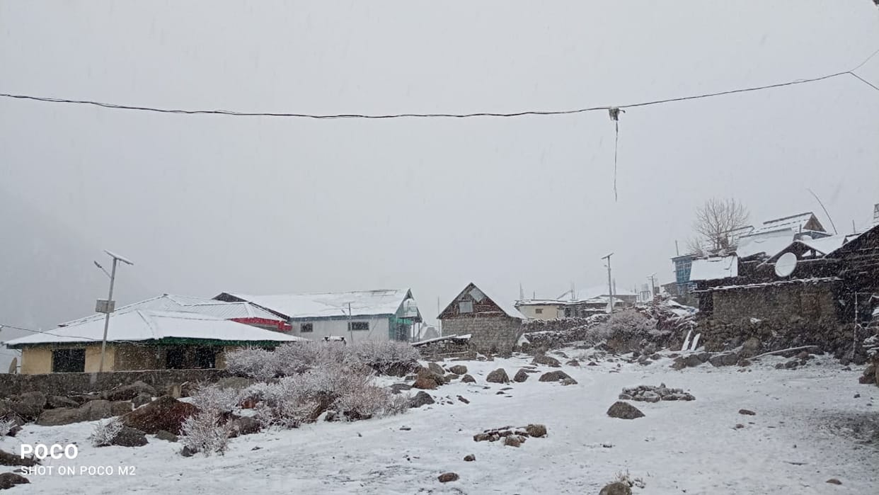 snowfall in april month in kinnaur hills