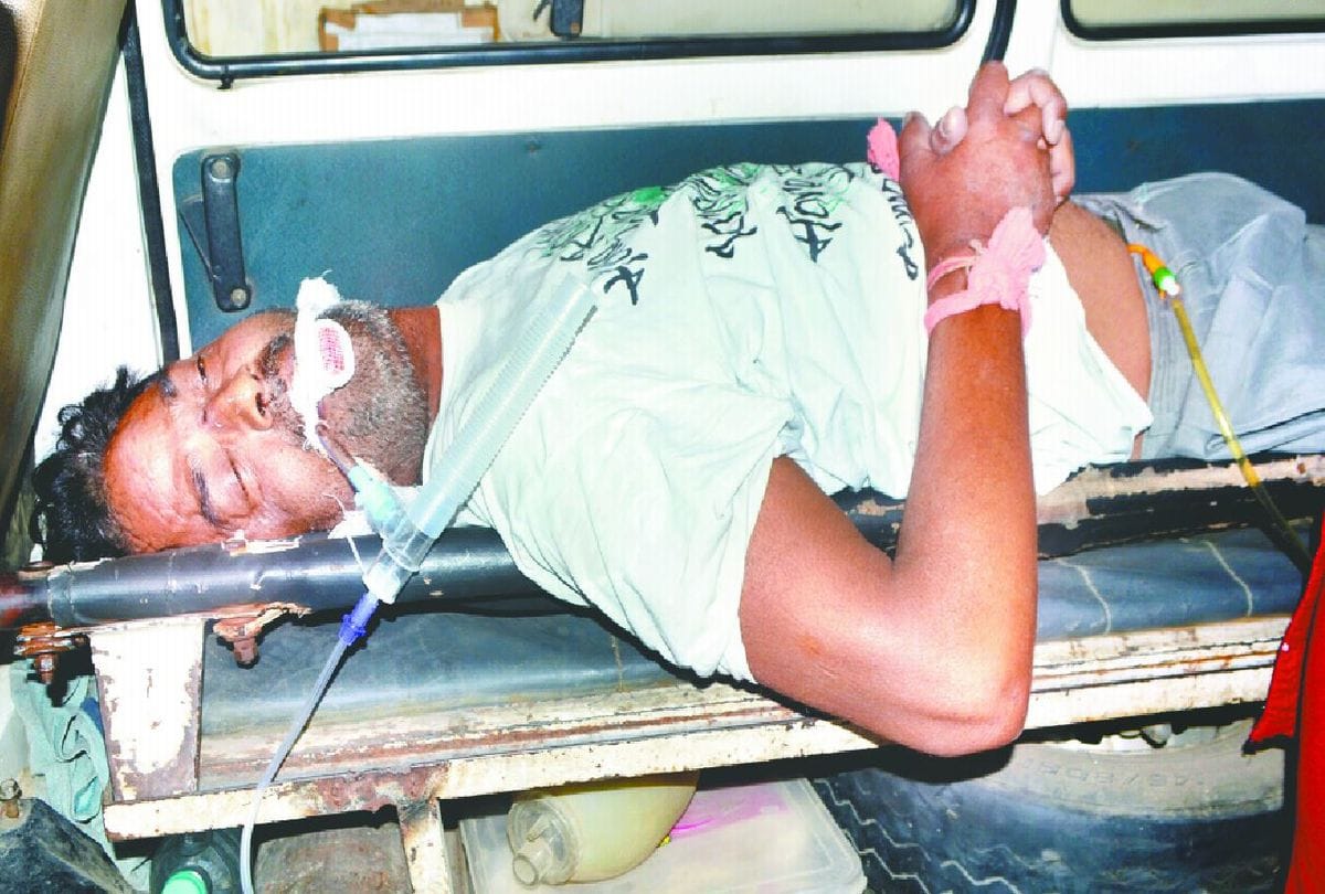 patients struggles to find a bed and oxygen in Agra hospitals