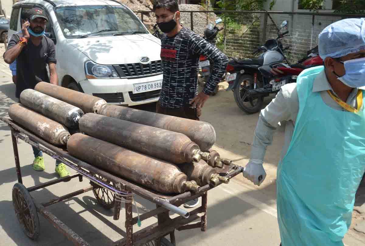 Thieves active in oxygen plants, stealing patients' oxygen cylinders