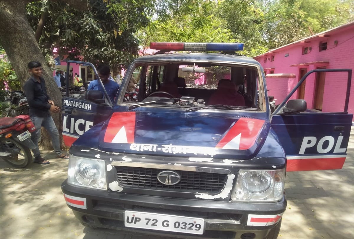 Ruckus at polling booth, stone pelting on police car arrived at the notice of capturing, firing
