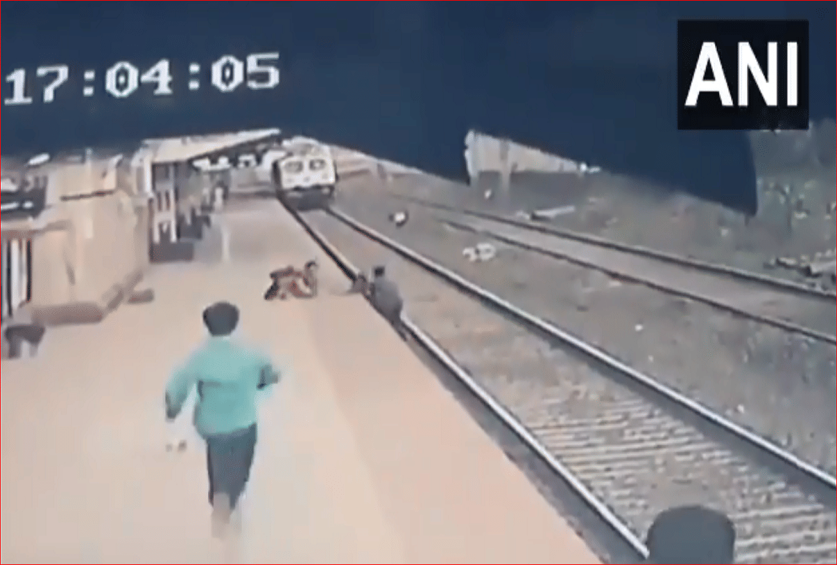 A pointsman in saves life of a child who lost his balance while walking a train was moving in his direction