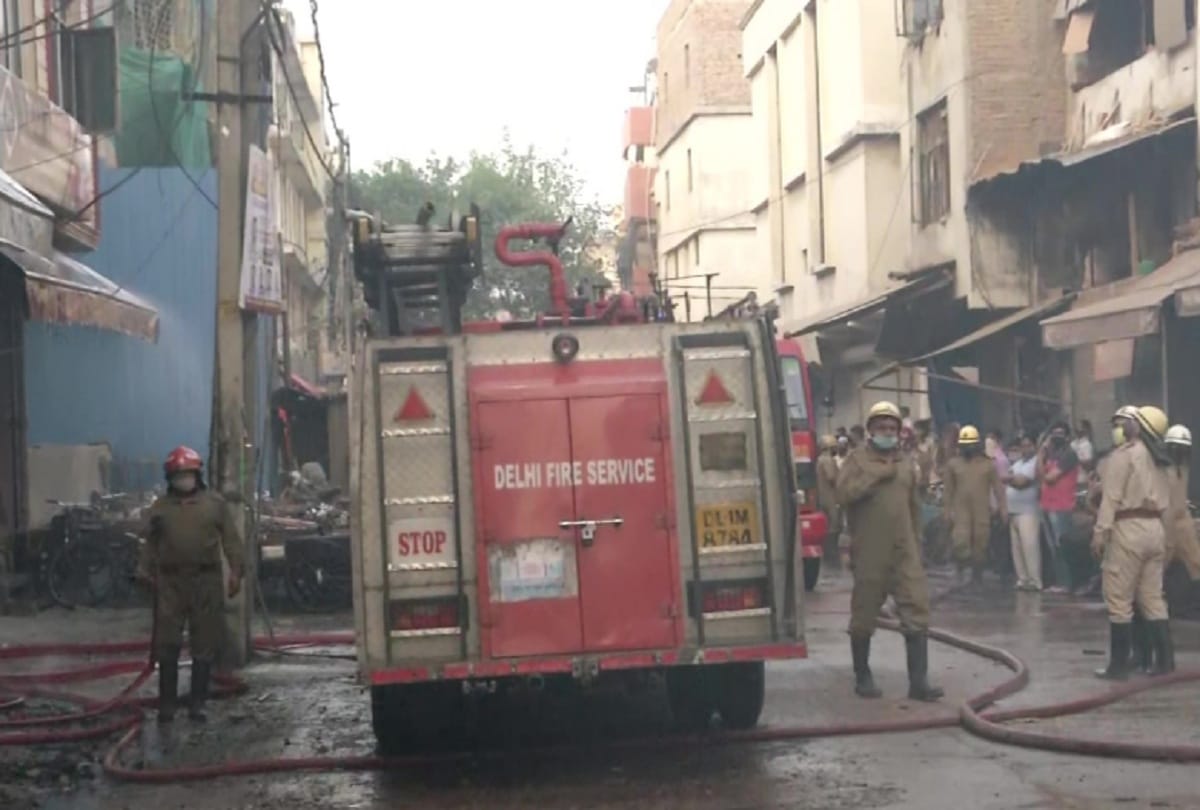  Delhi news: Fire at furniture market in Kirti Nagar