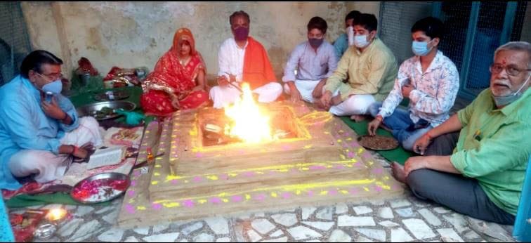 Hathras: Havan to end Corona on Ramnavmi