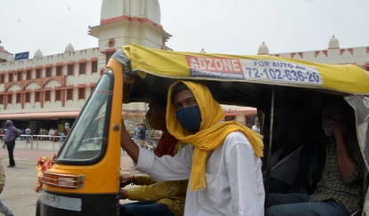 Auto drivers are risking lives due to little profit in the corona period in varanasi
