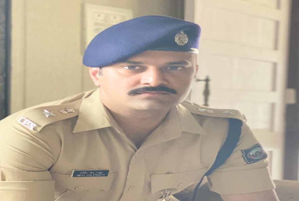 home guard found drunken and sub inspector did not go to duty on naka in una