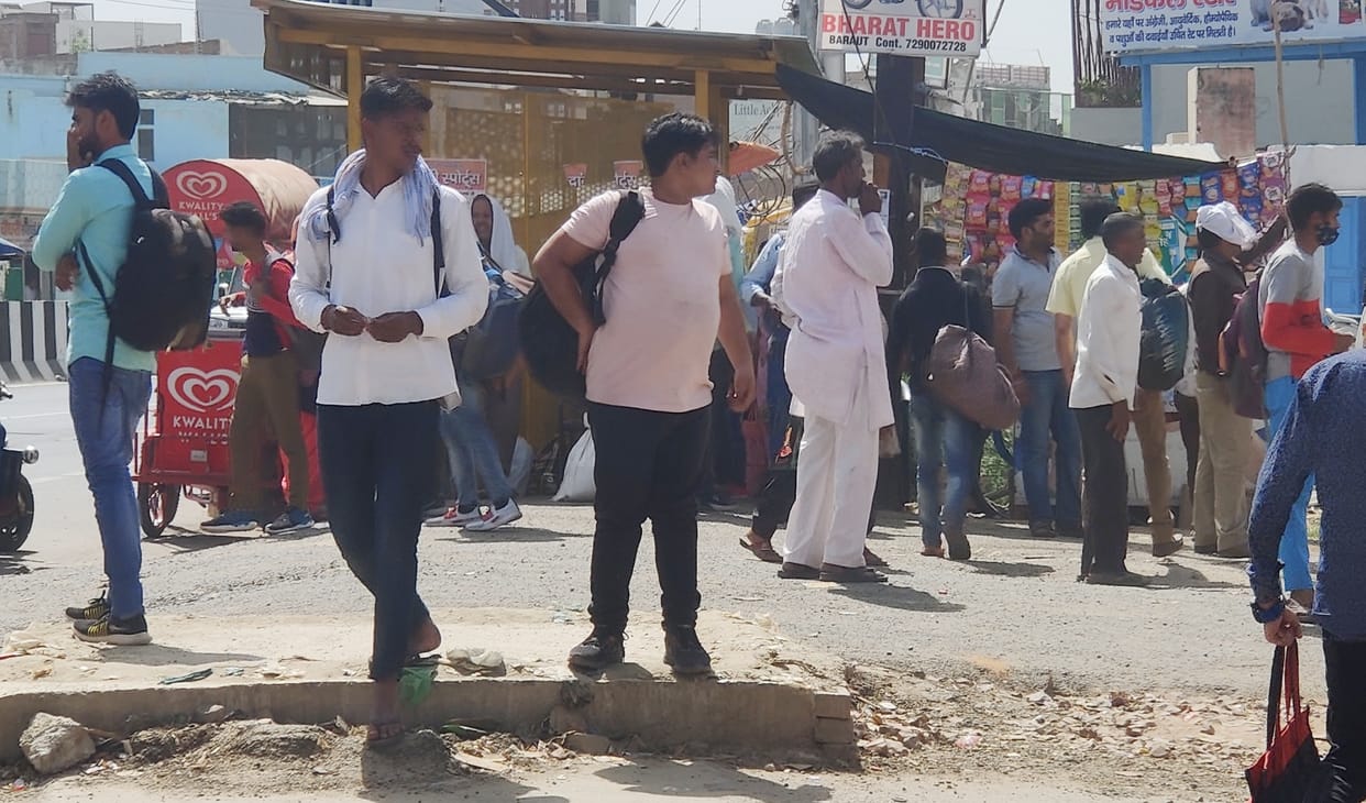 Buses went to Anand Vihar, passengers troubled on many routes