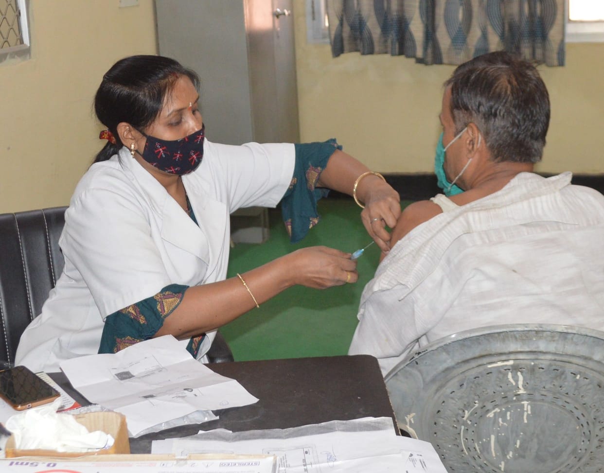 Hathras: 1,331 people received corona vaccine at 26 centers