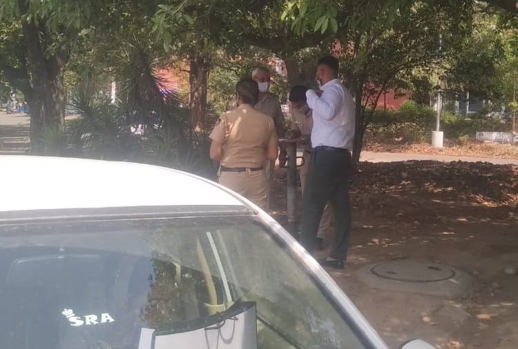 Police cut Challan of a Bride for not wearing Mask in Chandigarh